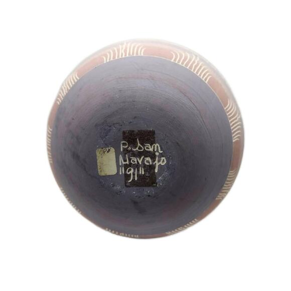 Vintage Navajo Native American Etched Pastel Pottery 8.5" Tall - Picture 4 of 10